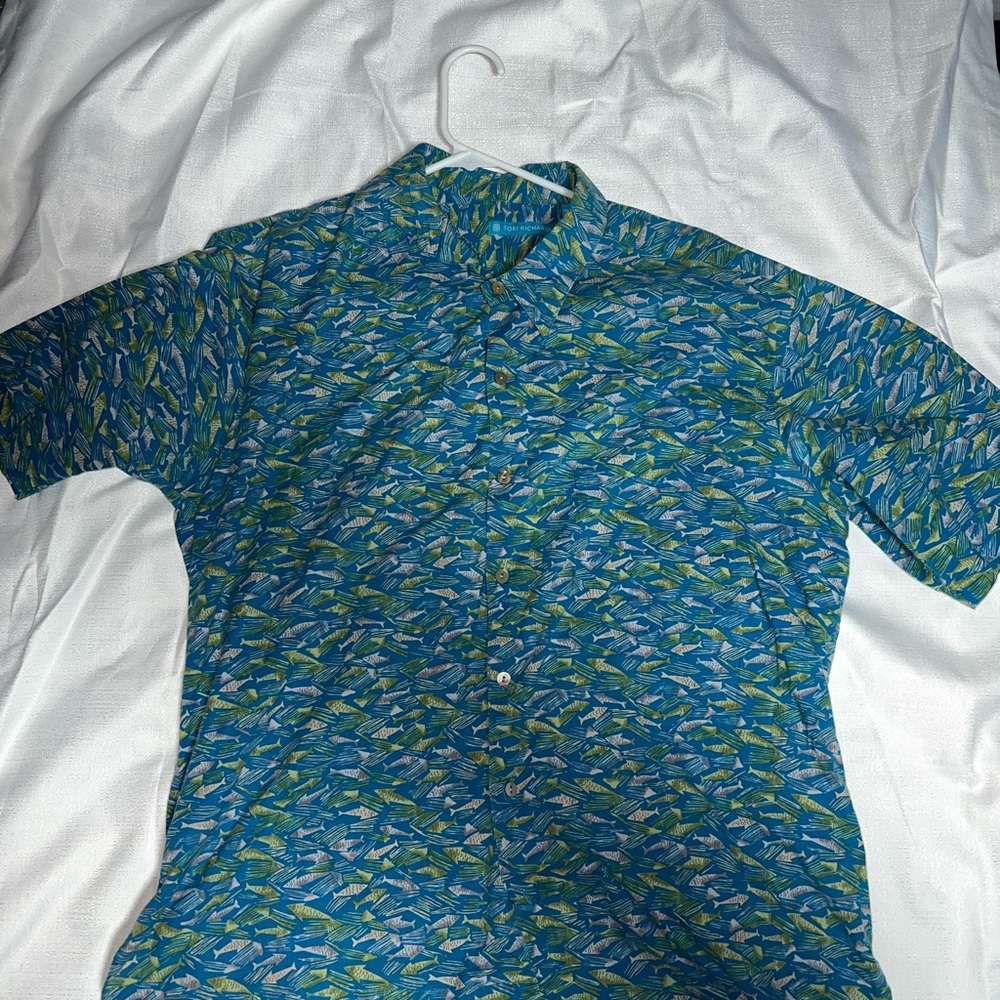 Tori Richard Blue and green fish button up shirt